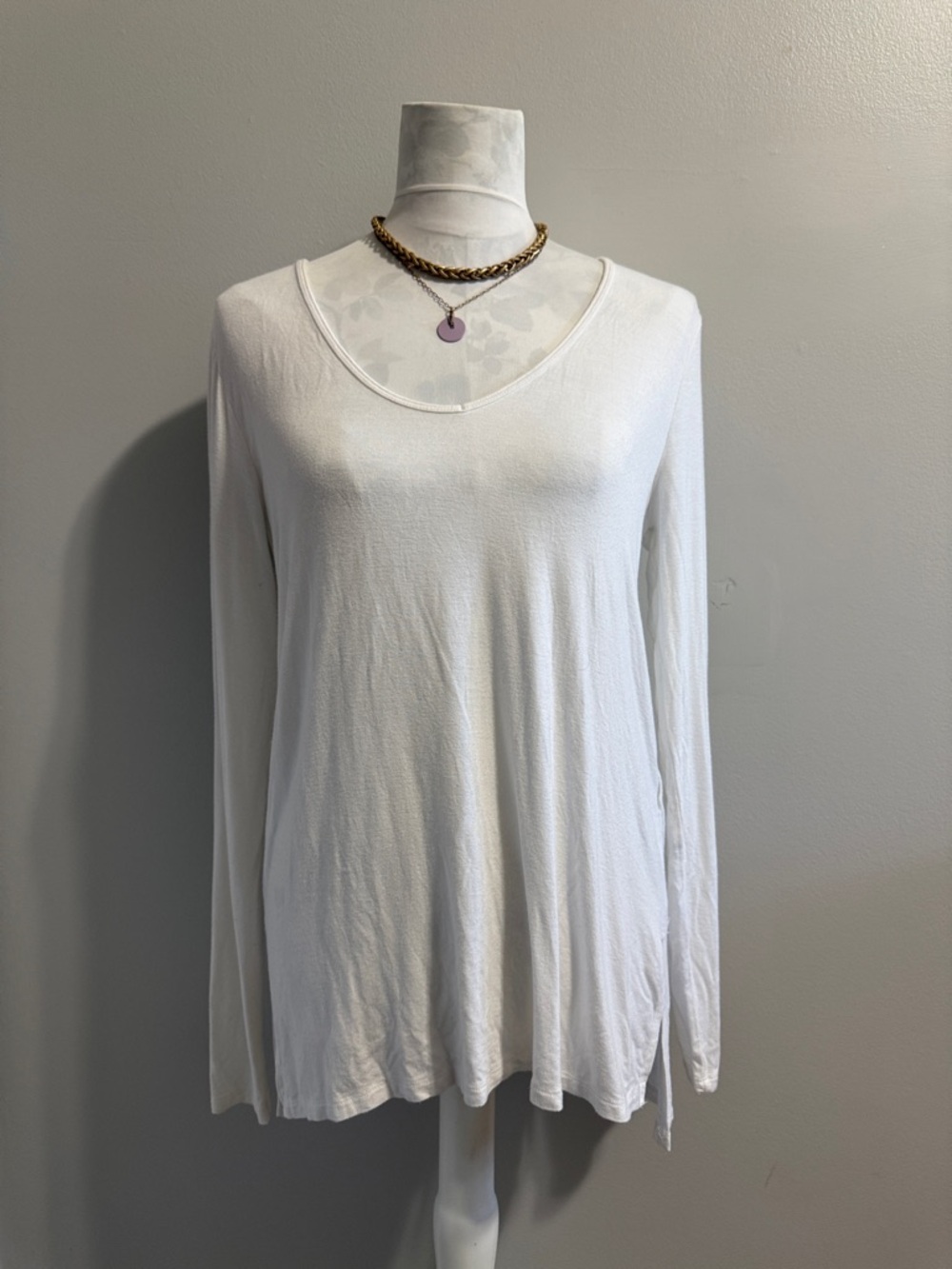 Abercrombie & Fitch White Long-Sleeve Scoop Neck Top